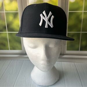 NY Yankees New Era 59FIFTY Fitted Black Cap Sz 7